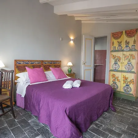 Attico Giafari 6, Emma Βίλα Ταορμίνα