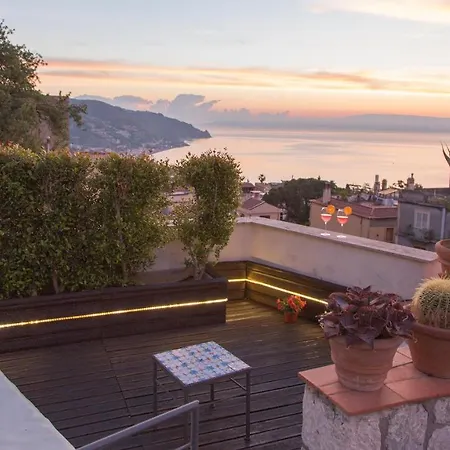 Attico Giafari 6, Emma Βίλα *