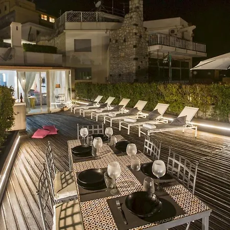 Βίλα Attico Giafari 6, Emma