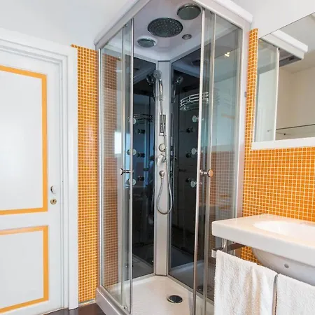 Attico Giafari 6, Emma * Ταορμίνα