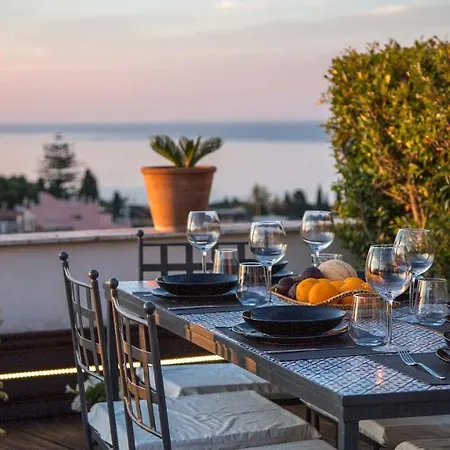 Βίλα Attico Giafari 6, Emma Ταορμίνα