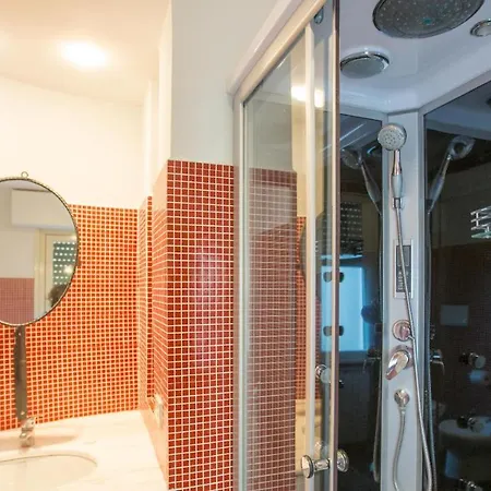 Βίλα Attico Giafari 6, Emma