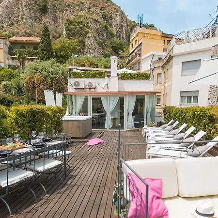 Villa Attico Giafari 6